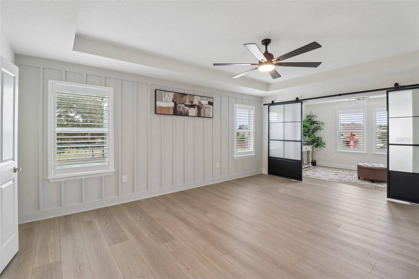 2985 WATER CLOVER COURT, Apopka, FL 32712 Light, bright and elevated - welcome to your primary suite!