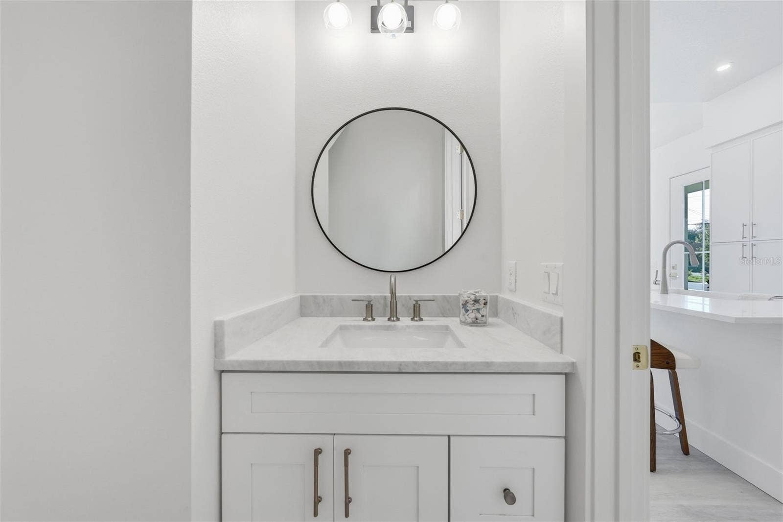 1605 BRYN MAWR STREET, Orlando, FL 32804 Powder Bathroom
