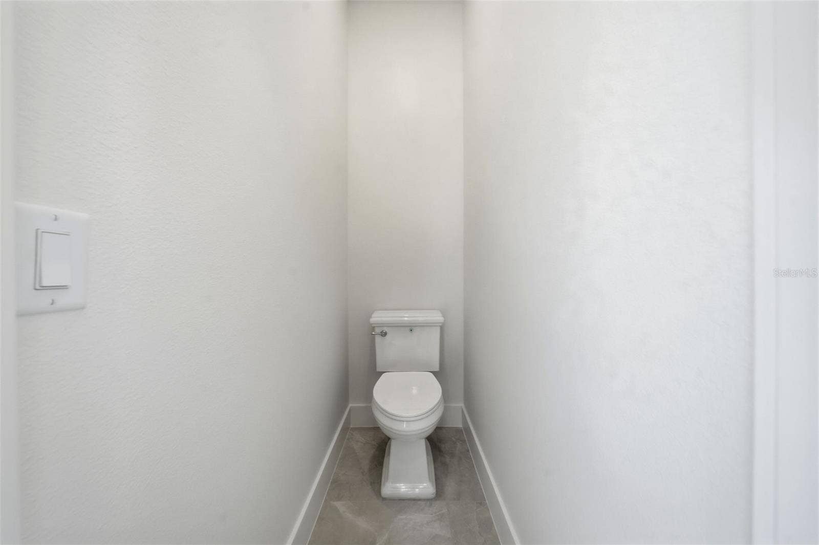 1605 BRYN MAWR STREET, Orlando, FL 32804 Powder Bathroom