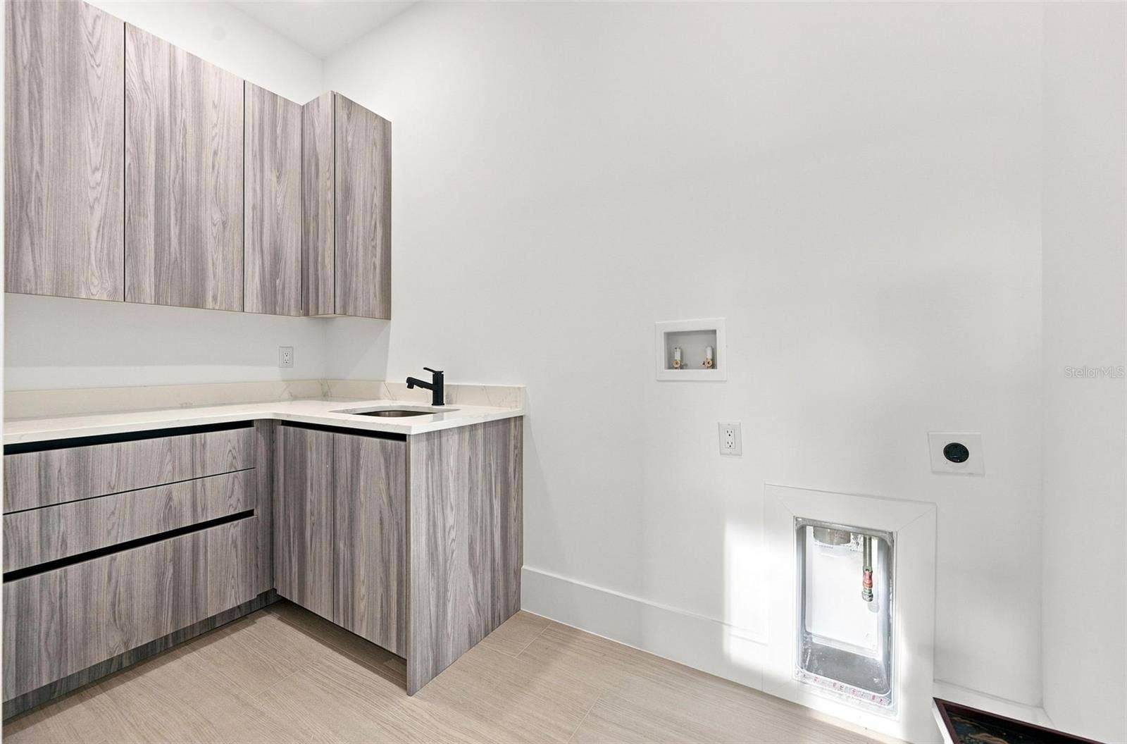 731 42ND STREET, Sarasota, FL 34234 731 42ND STREET, Sarasota, FL 34234