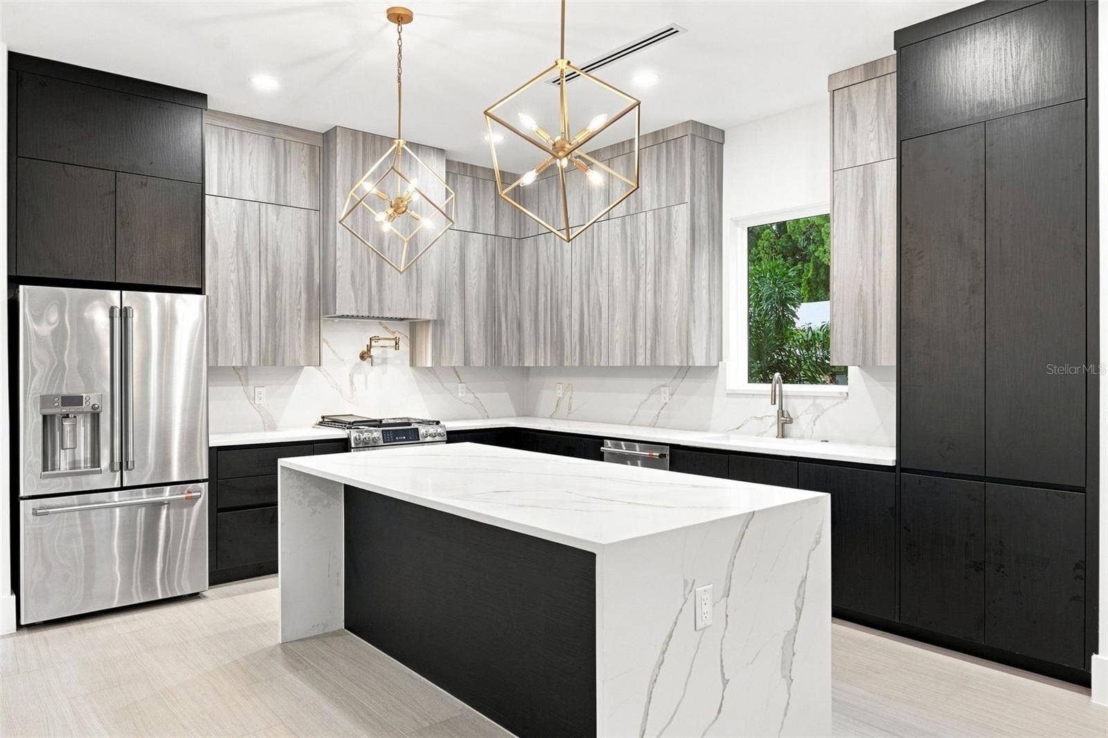 731 42ND STREET, Sarasota, FL 34234 731 42ND STREET, Sarasota, FL 34234