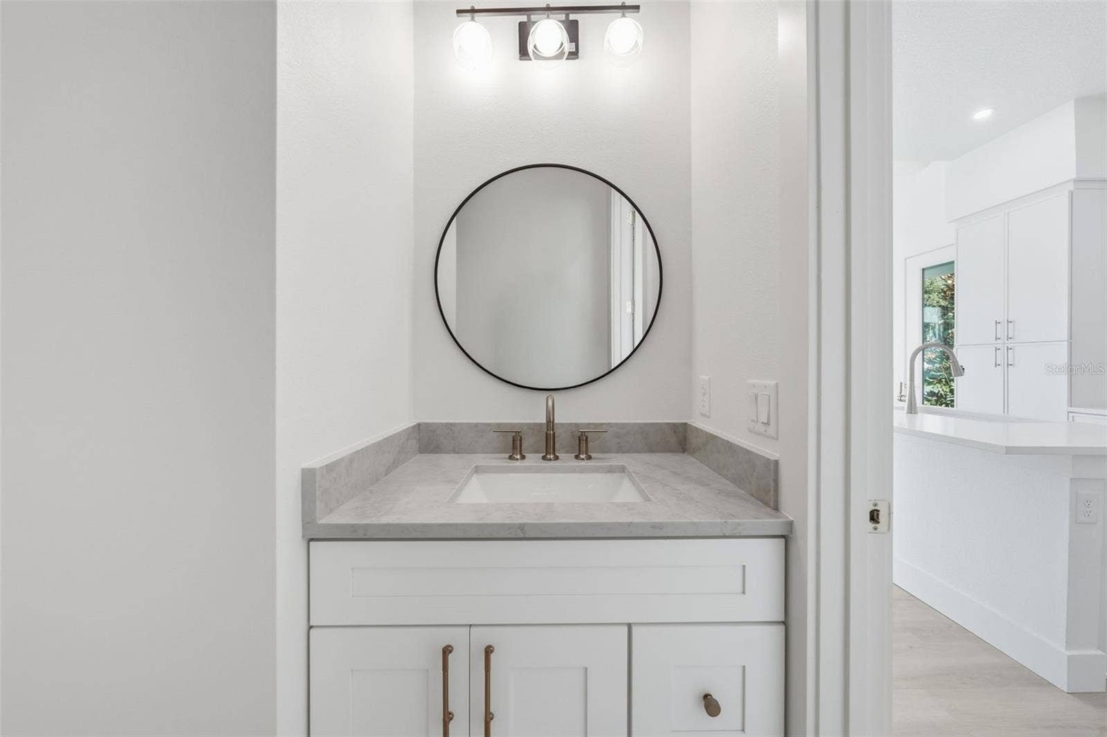 1510 WILSON AVENUE, Orlando, FL 32804 Powder Bathroom