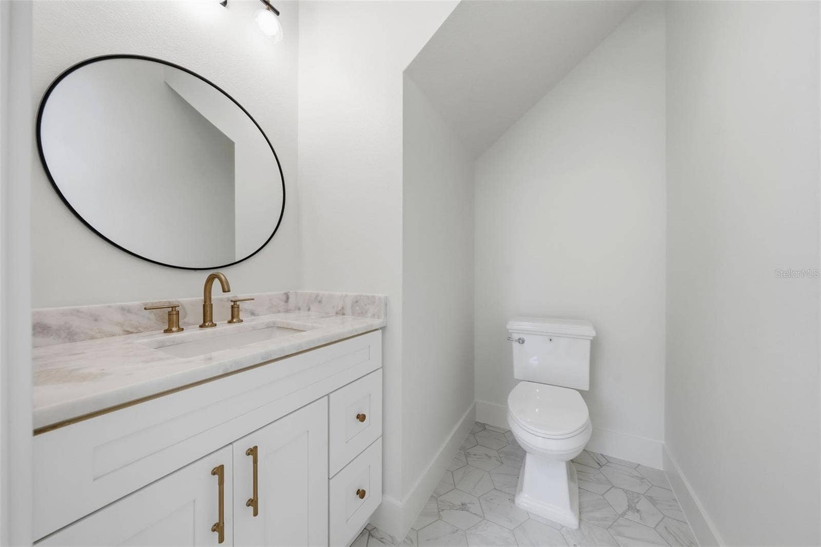 1514 WILSON AVENUE, Orlando, FL 32804 Powder Bathroom