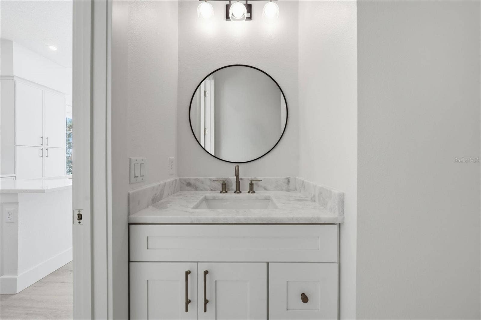1514 WILSON AVENUE, Orlando, FL 32804 Powder Bathroom