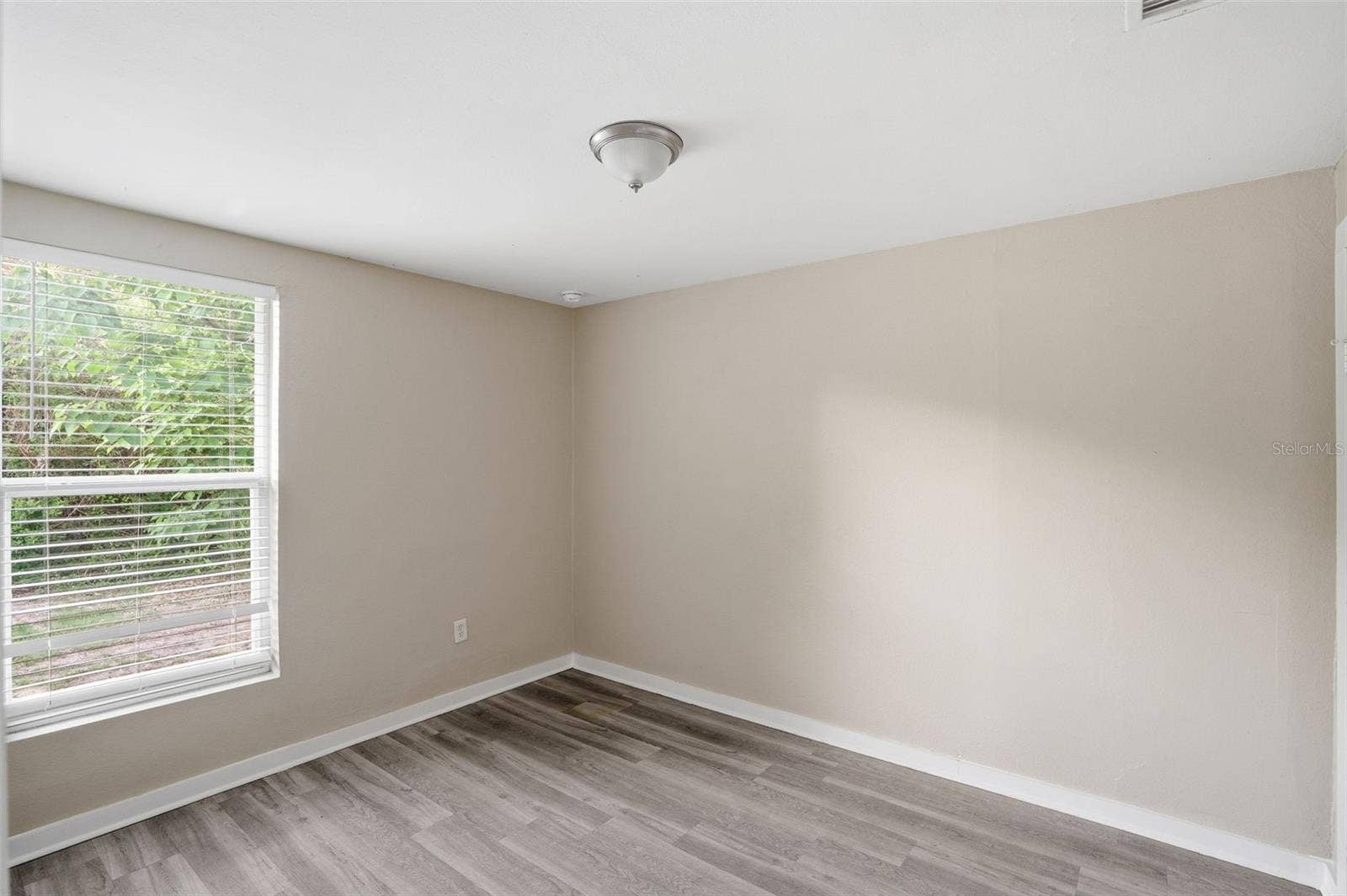 1514 CREST AVENUE, Leesburg, FL 34748