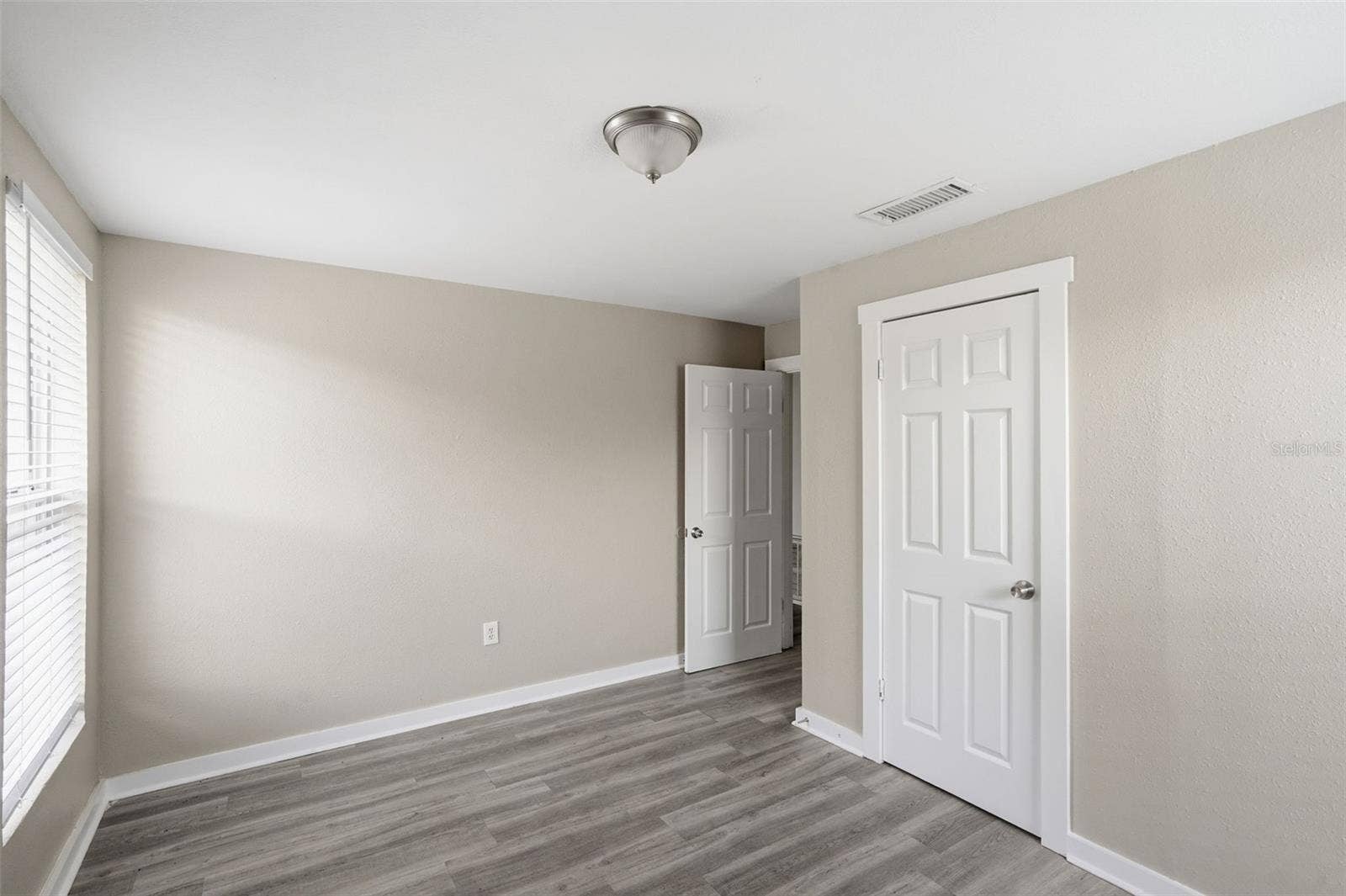 1514 CREST AVENUE, Leesburg, FL 34748