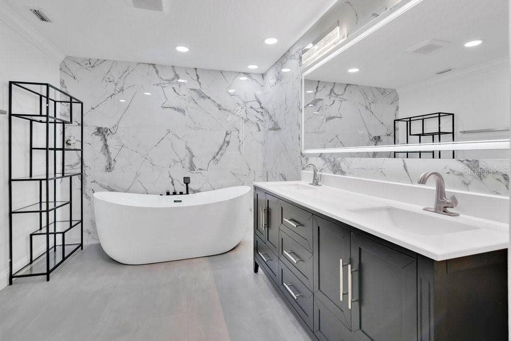 7149 REGINA WAY, Orlando, FL 32819 Primary Bathroom with designer details