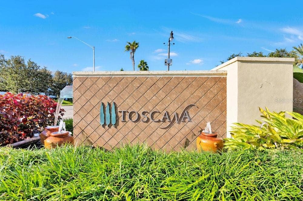 7149 REGINA WAY, Orlando, FL 32819 Gated entry