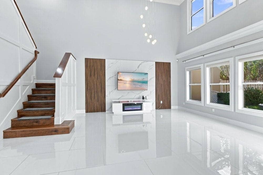 7149 REGINA WAY, Orlando, FL 32819 Beautiful architectural details