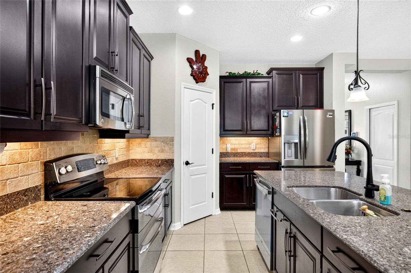 2586 PLUMADORE DRIVE, Grand Island, FL 32735 2586 PLUMADORE DRIVE, Grand Island, FL 32735