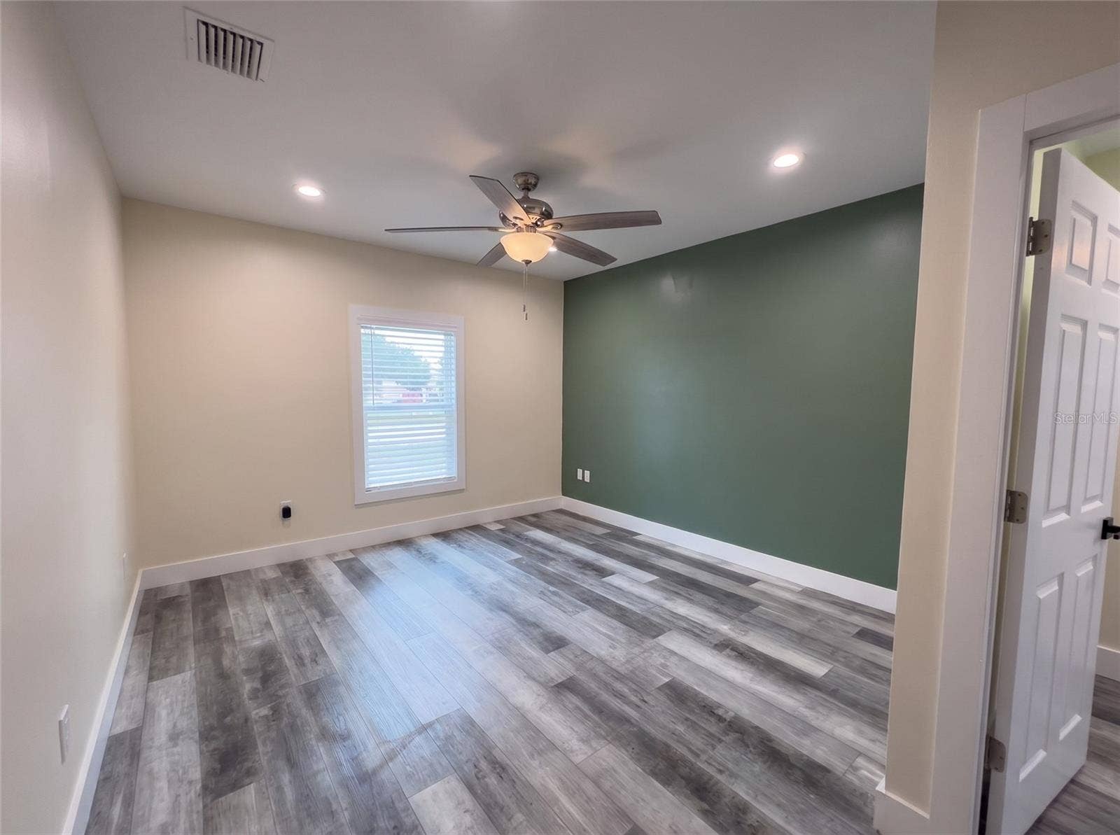1752 9TH AVENUE, Deland, FL 32724