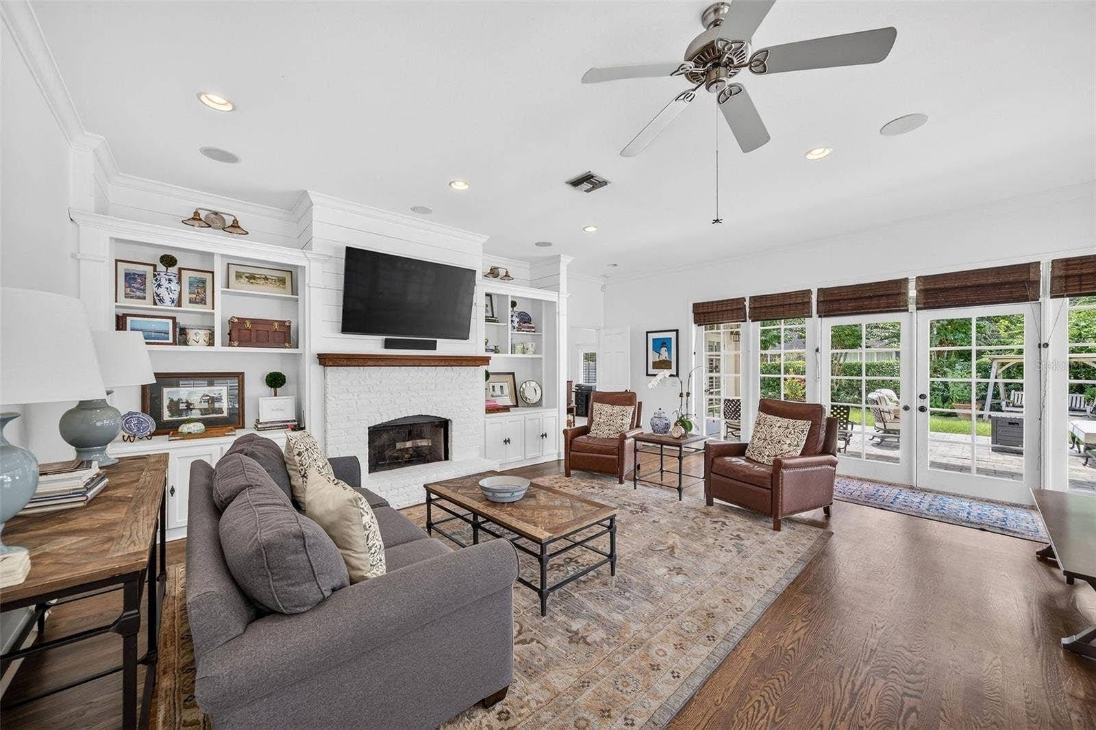 1230 NORWOOD PLACE, Orlando, FL 32804 Family room overlooking back patio