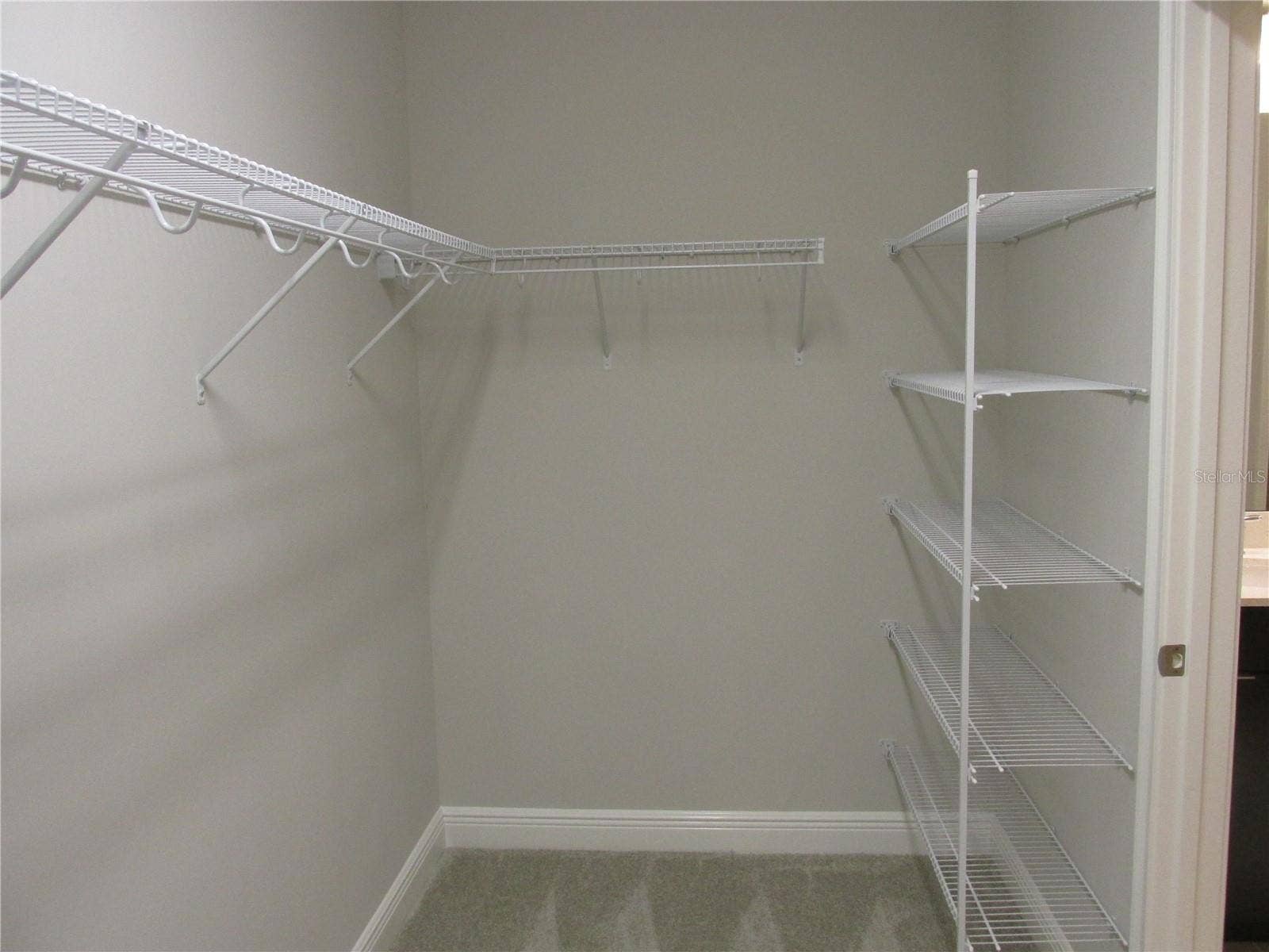 7252 BACKWOODS TRAIL, Windermere, FL 34786 7252 BACKWOODS TRAIL, Windermere, FL 34786