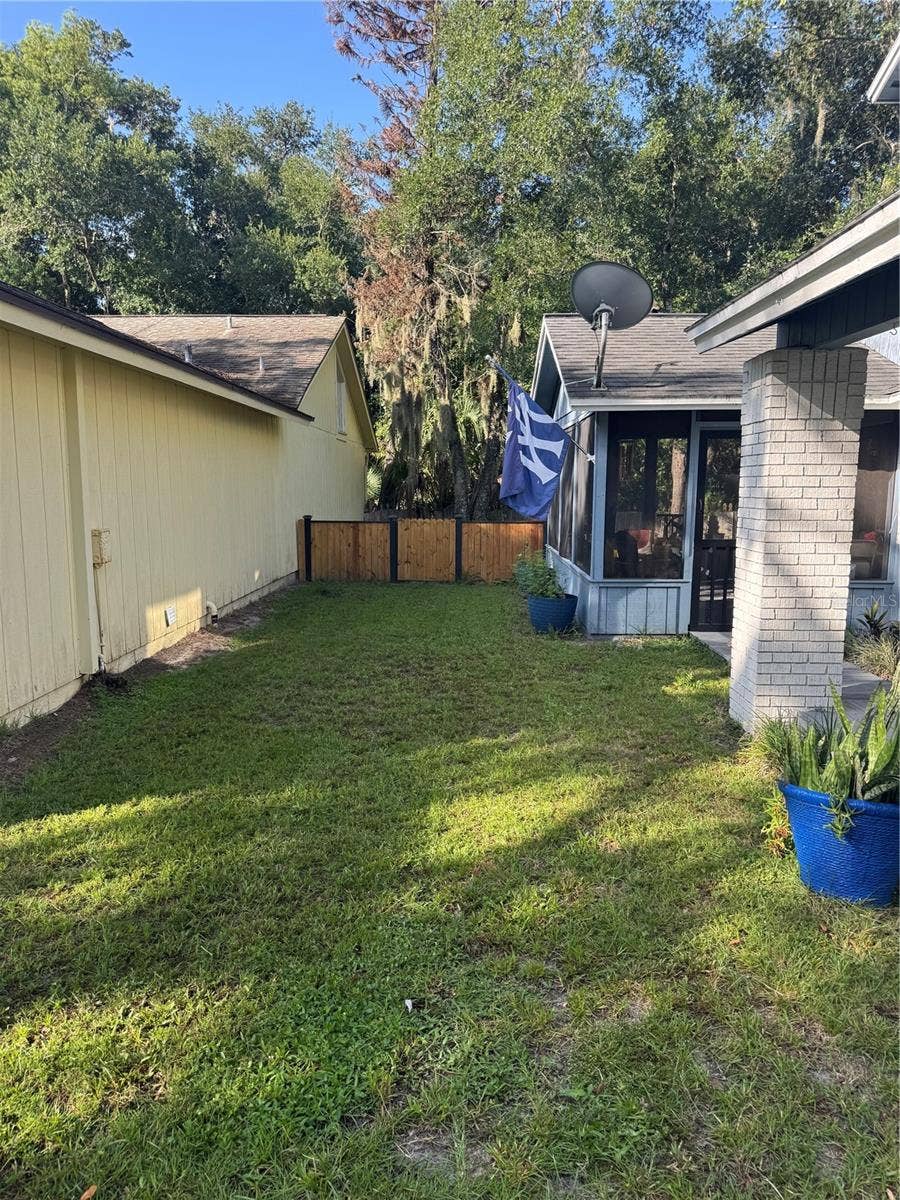 23 WATERFORD COURT, Ormond Beach, FL 32174 Side Yard
