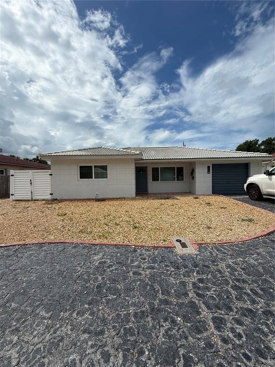 52 45TH AVENUE, St Pete Beach, FL 33706 52 45TH AVENUE, St Pete Beach, FL 33706