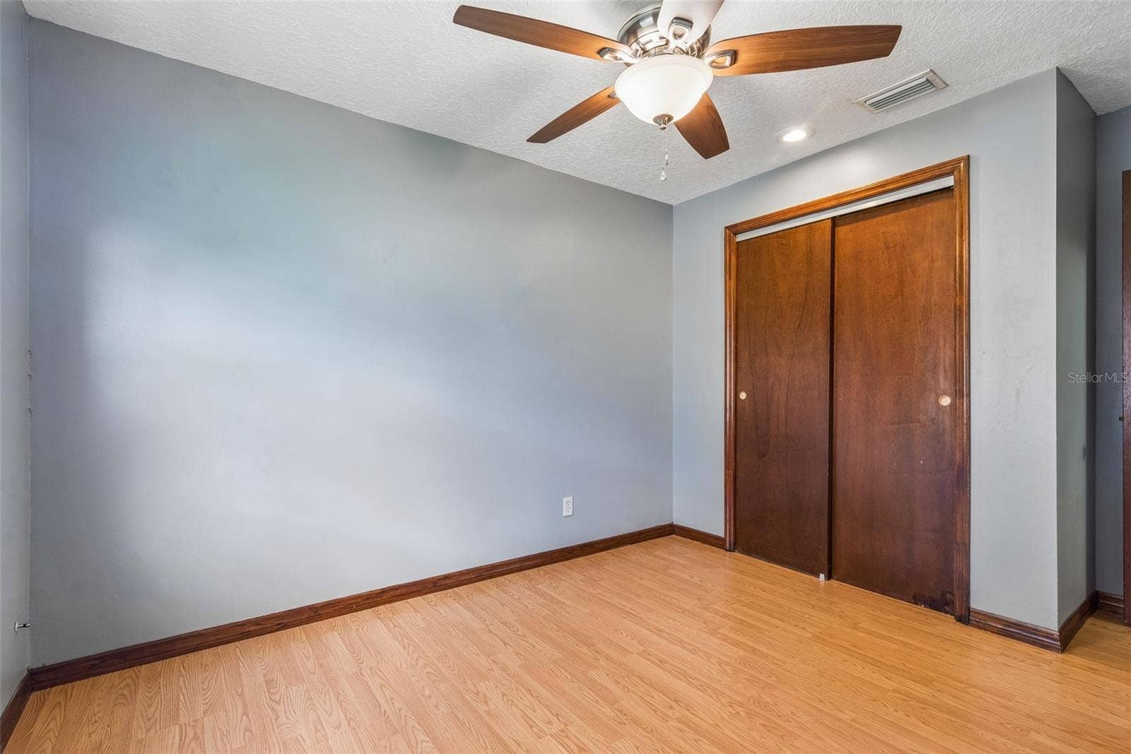2402 WOODWAY DRIVE, Orlando, FL 32837 2402 WOODWAY DRIVE, Orlando, FL 32837