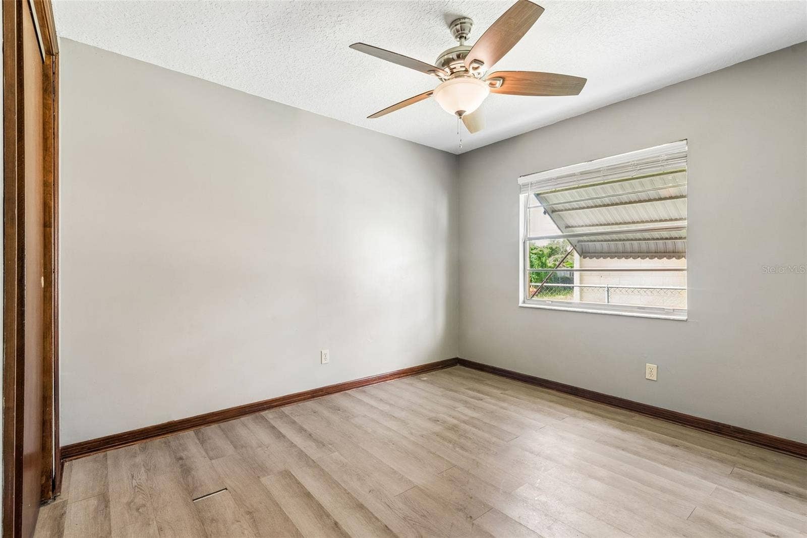 2402 WOODWAY DRIVE, Orlando, FL 32837 2402 WOODWAY DRIVE, Orlando, FL 32837