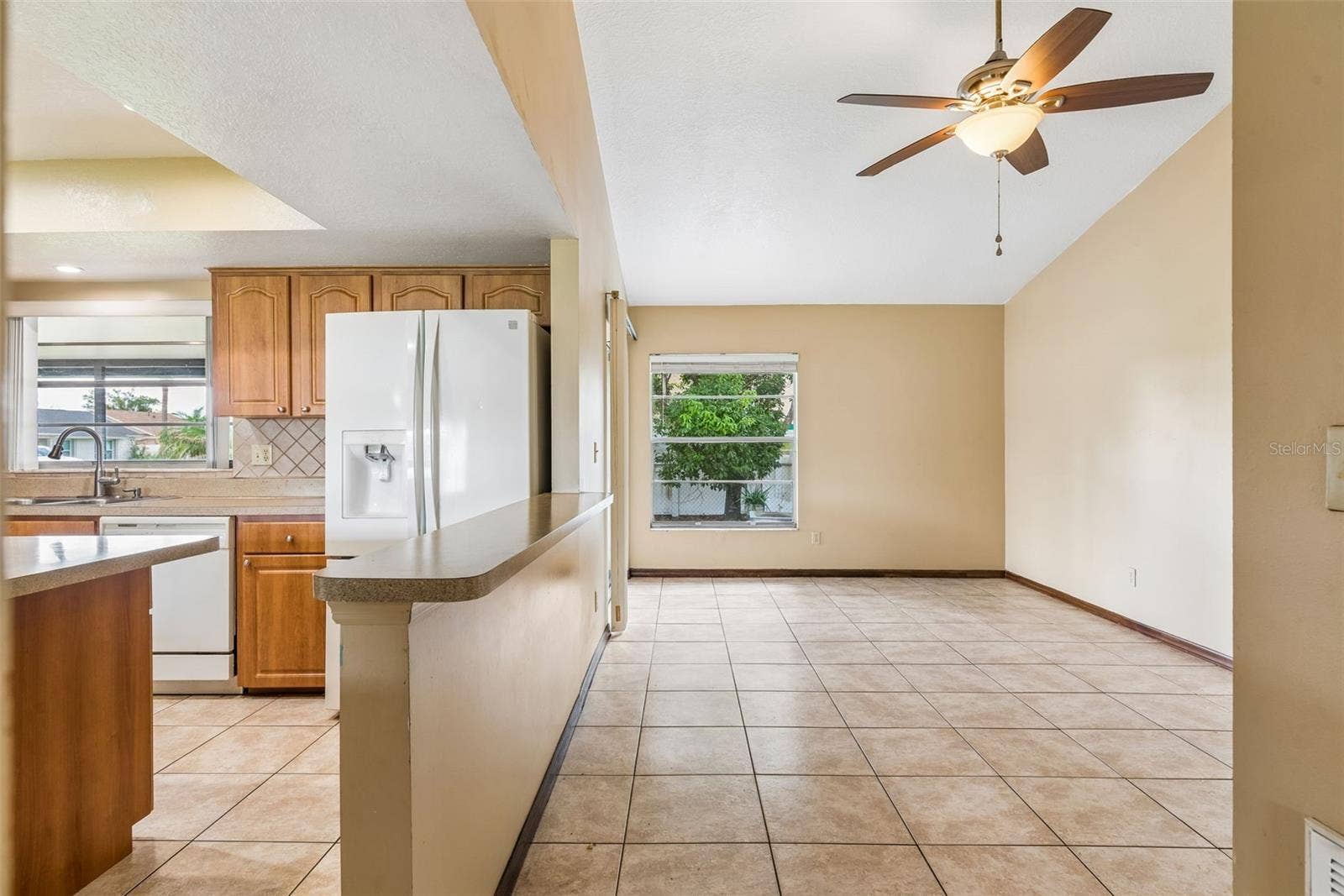 2402 WOODWAY DRIVE, Orlando, FL 32837 2402 WOODWAY DRIVE, Orlando, FL 32837