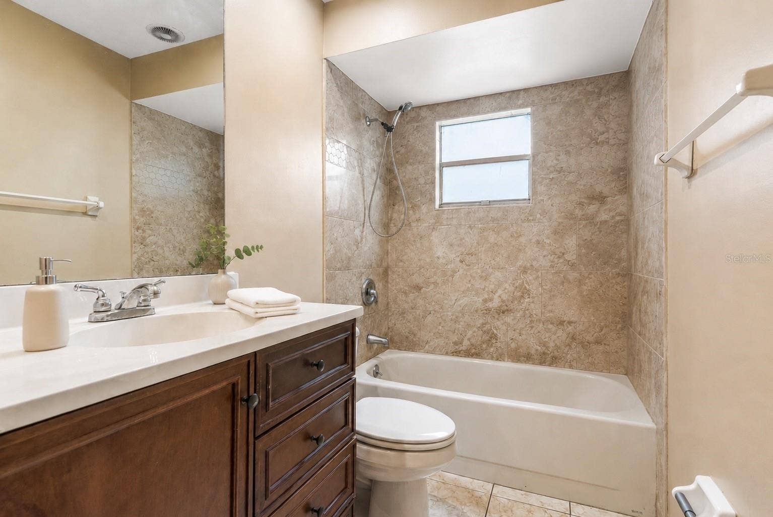 2402 WOODWAY DRIVE, Orlando, FL 32837 2402 WOODWAY DRIVE, Orlando, FL 32837