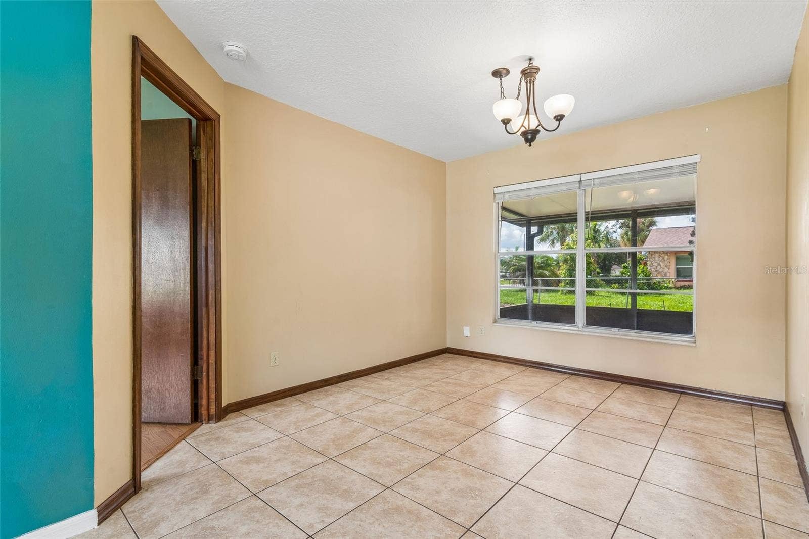 2402 WOODWAY DRIVE, Orlando, FL 32837 2402 WOODWAY DRIVE, Orlando, FL 32837