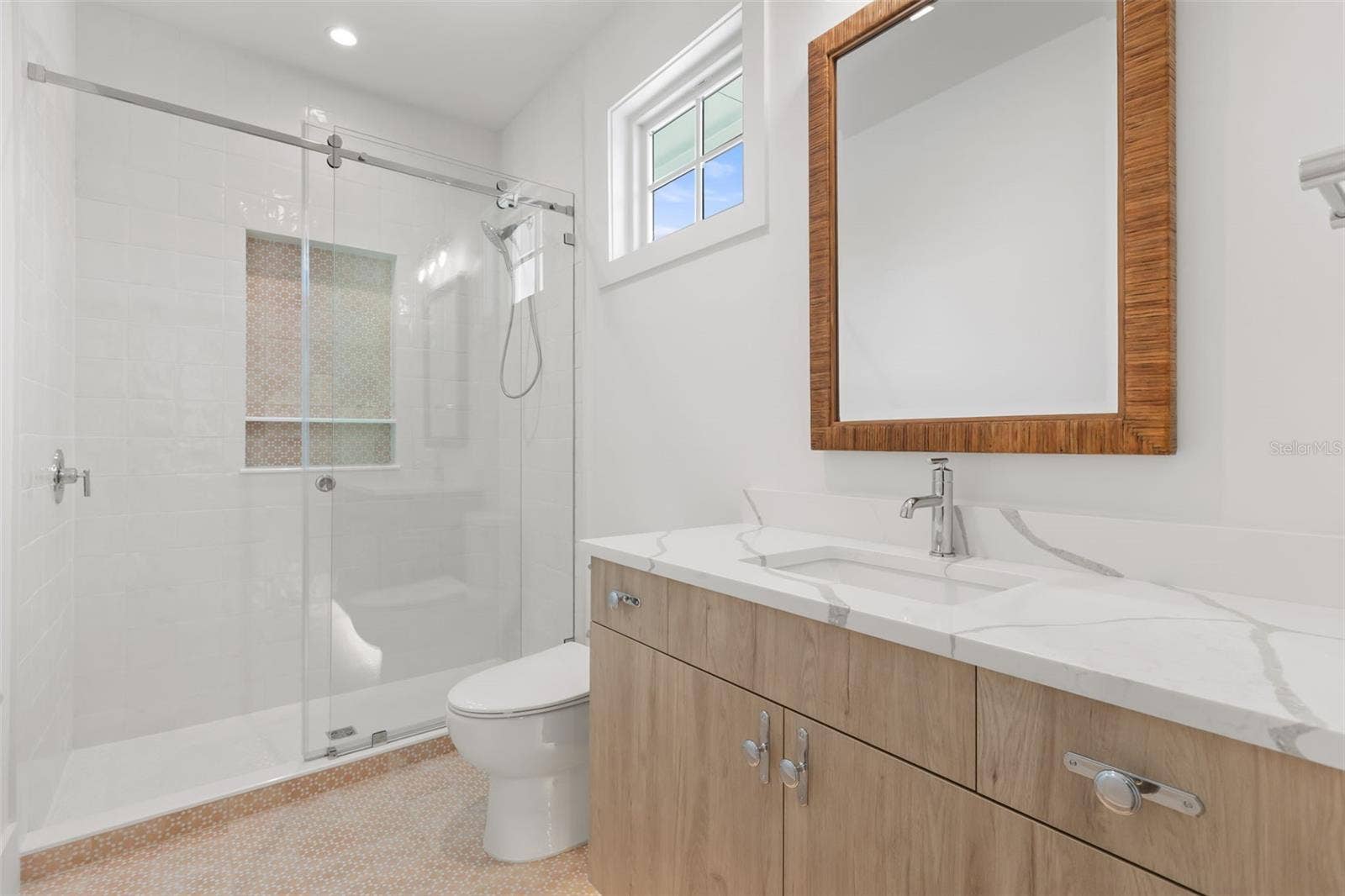 3207 Middlesex Rd. upstairs bathroom