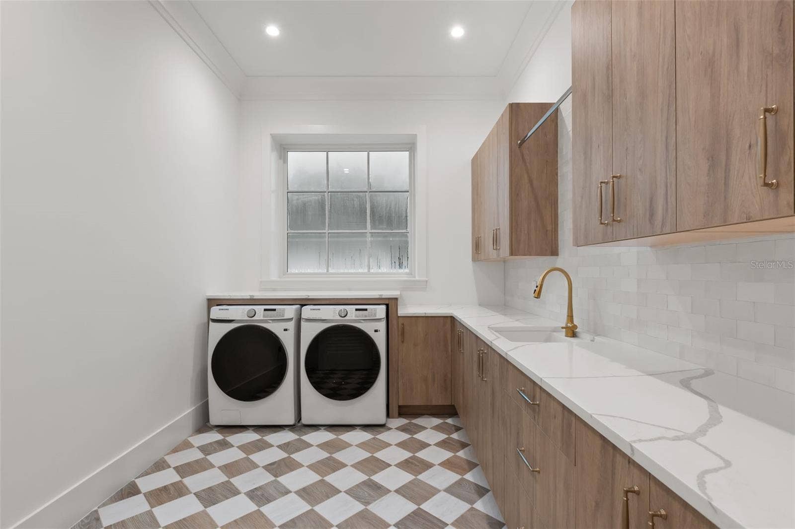 3207 Middlesex Rd. laundry room