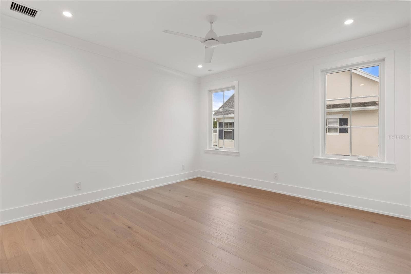 3207 Middlesex Rd. upstairs bedroom