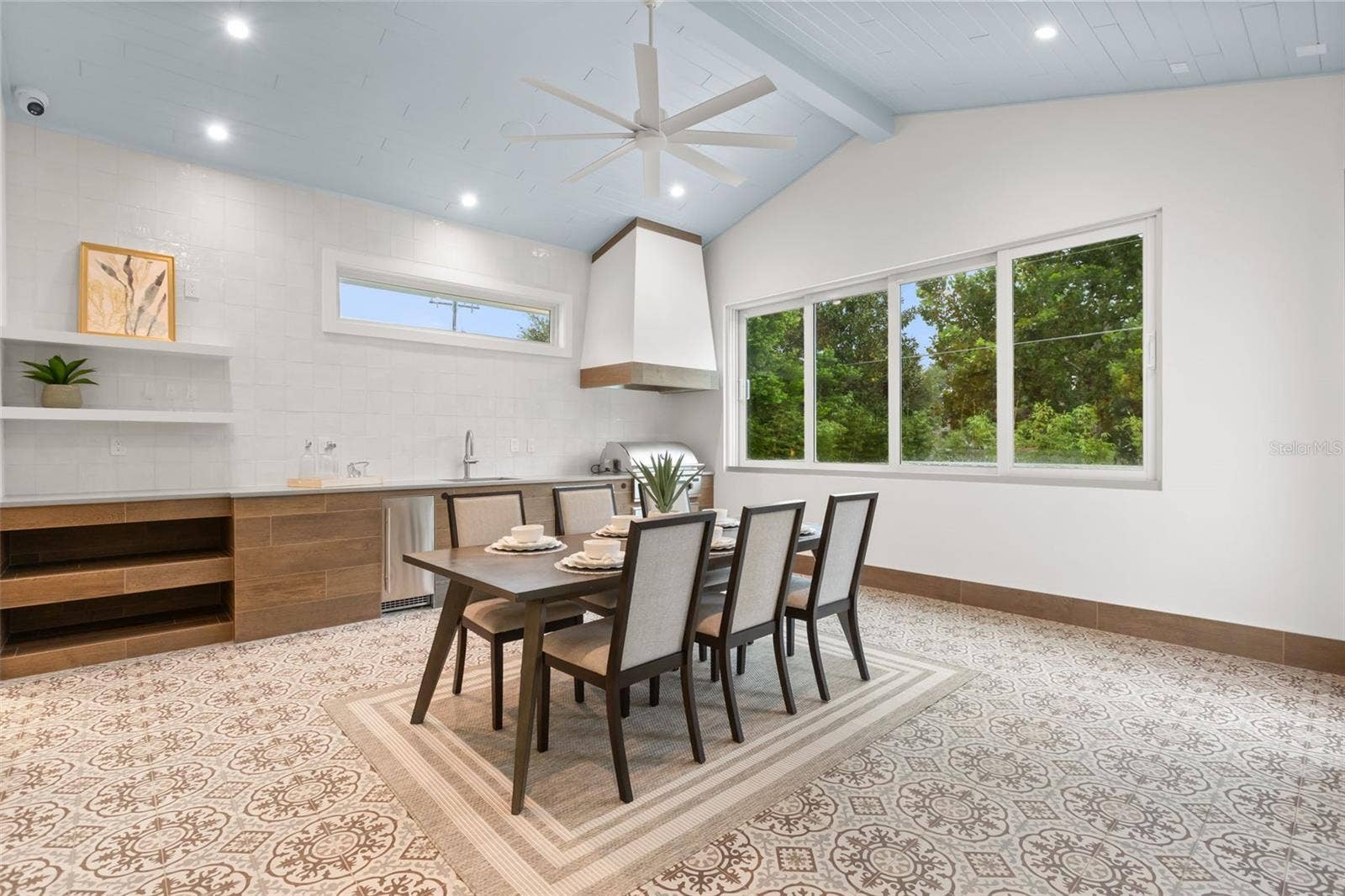 3207 Middlesex Rd. transitional room