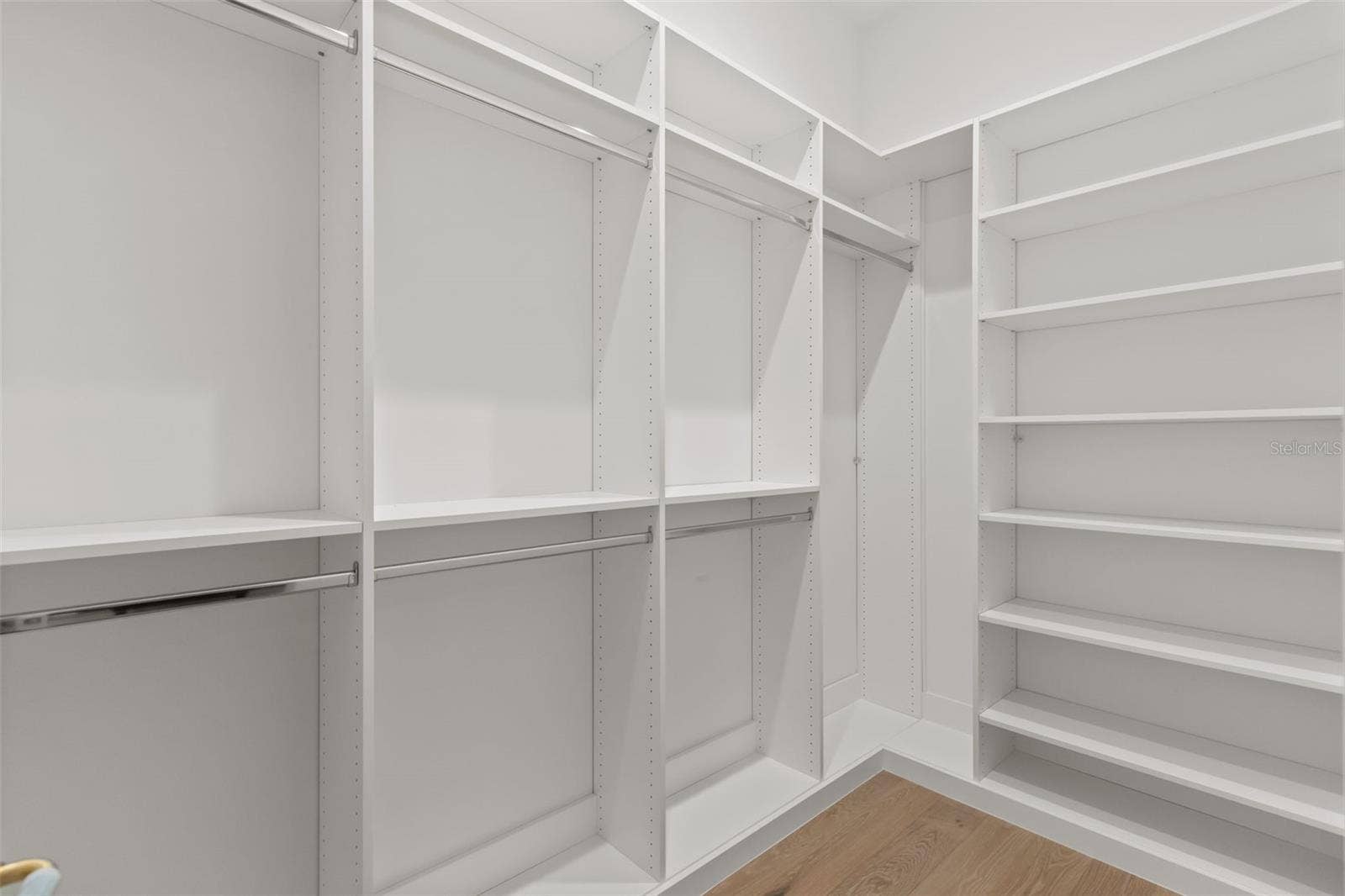 3207 Middlesex Rd. flex suite closet