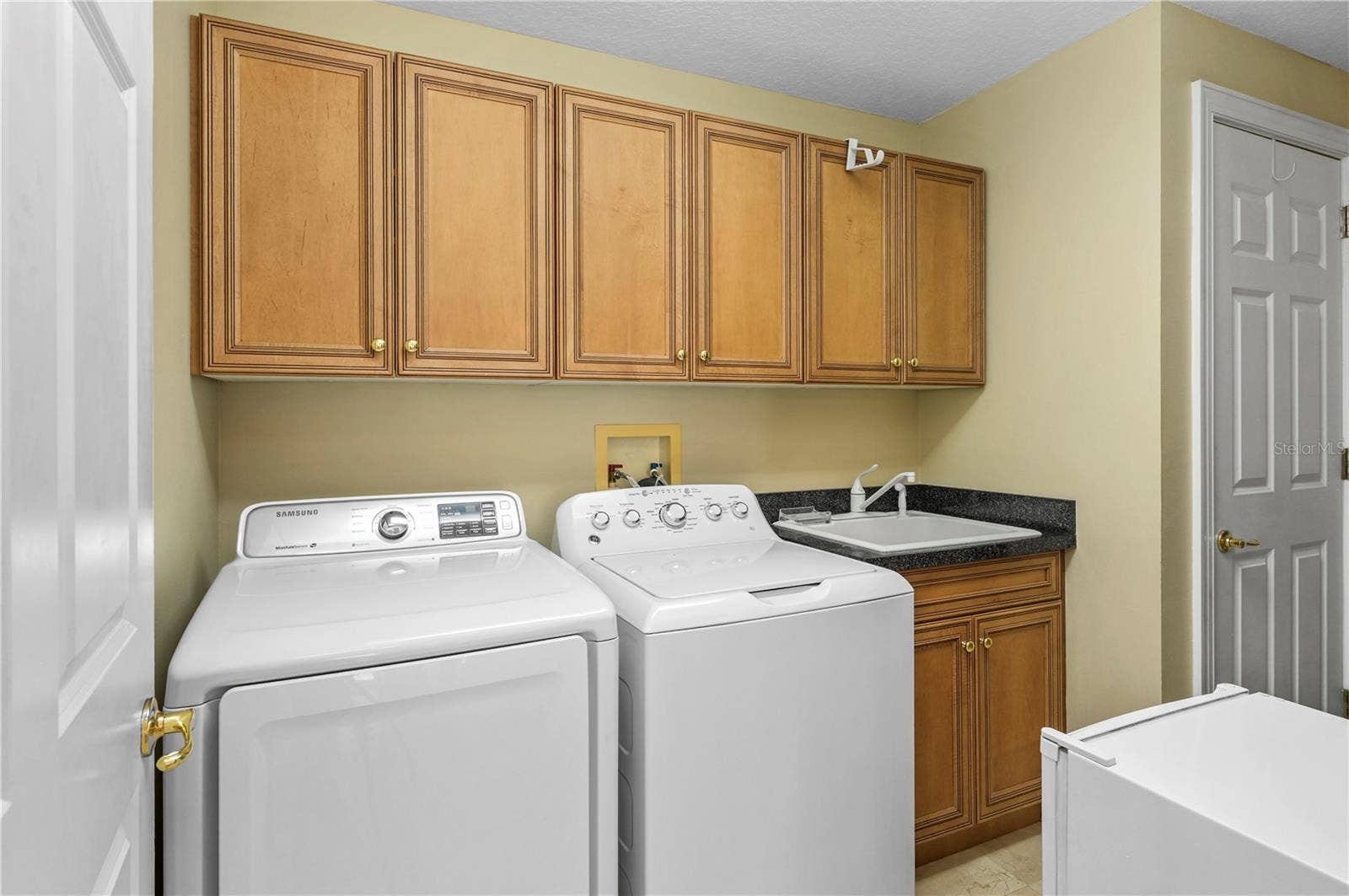 200 S INTERLACHEN AVENUE, #350, Winter Park, FL 32789 200 S INTERLACHEN AVENUE, #350, Winter Park, FL 32789