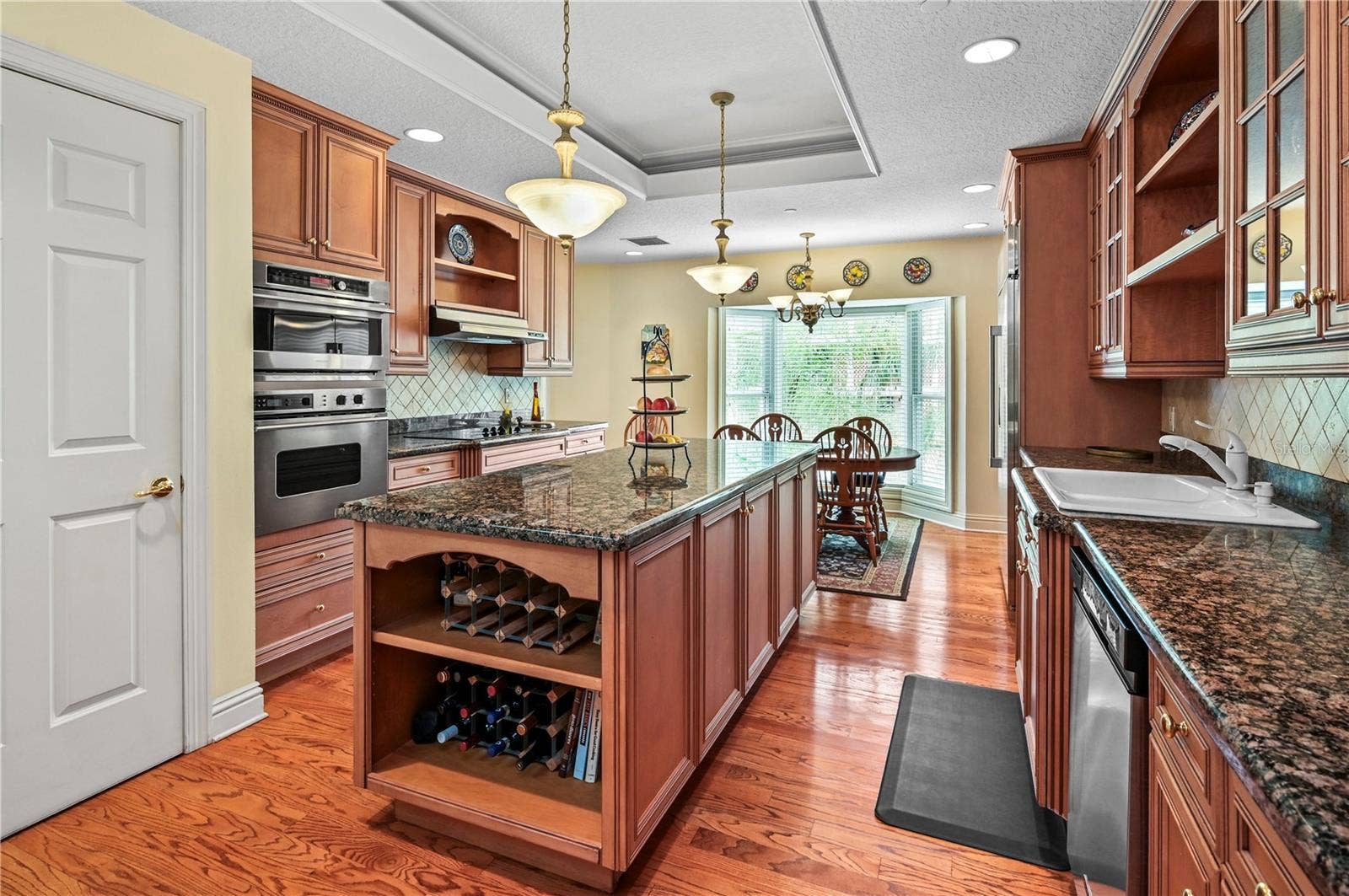 200 S INTERLACHEN AVENUE, #350, Winter Park, FL 32789 200 S INTERLACHEN AVENUE, #350, Winter Park, FL 32789