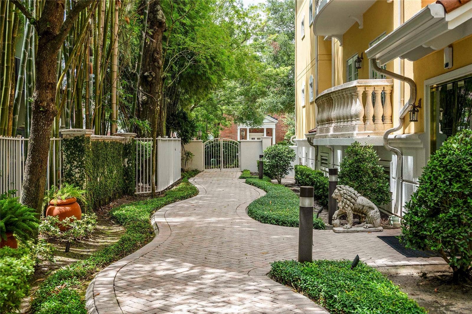 200 S INTERLACHEN AVENUE, #350, Winter Park, FL 32789 200 S INTERLACHEN AVENUE, #350, Winter Park, FL 32789
