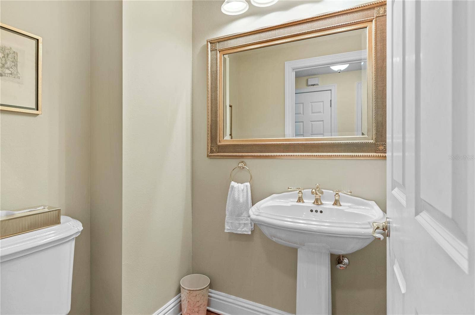 200 S INTERLACHEN AVENUE, #350, Winter Park, FL 32789 200 S INTERLACHEN AVENUE, #350, Winter Park, FL 32789