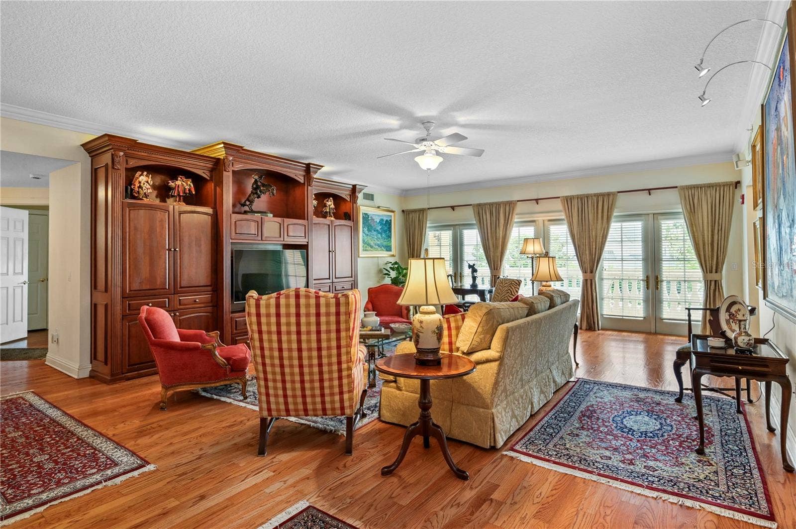 200 S INTERLACHEN AVENUE, #350, Winter Park, FL 32789 200 S INTERLACHEN AVENUE, #350, Winter Park, FL 32789