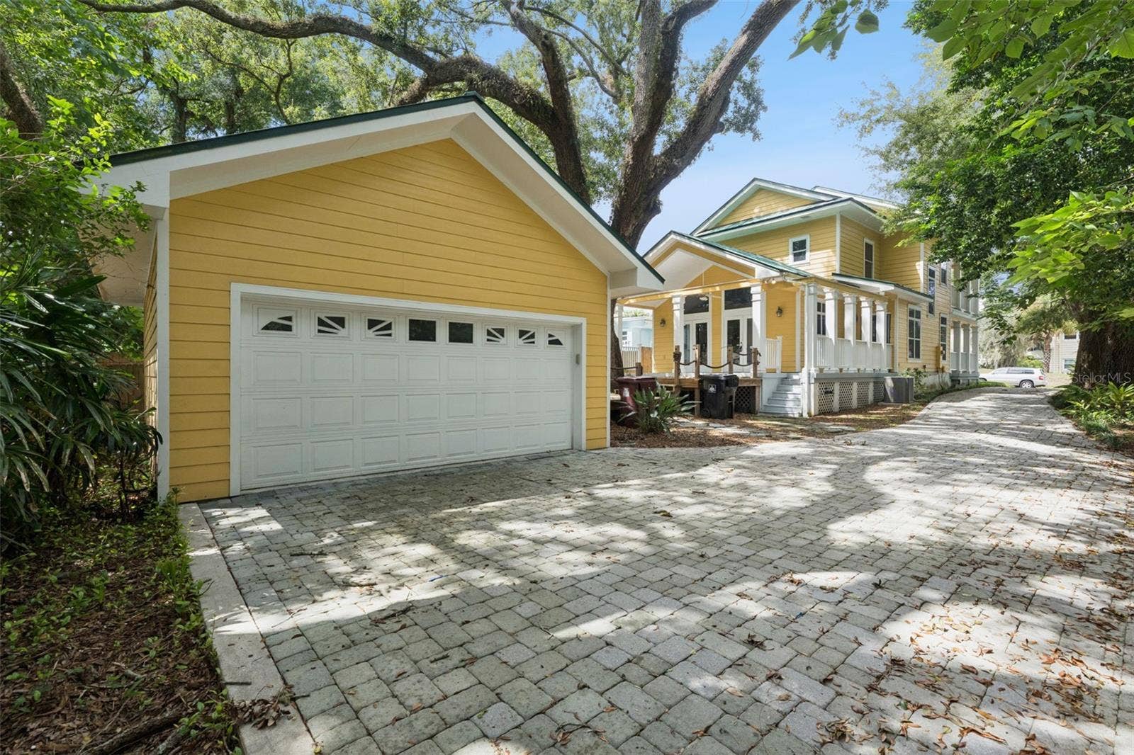 2516 E CHURCH STREET, Orlando, FL 32803 2-car garage.