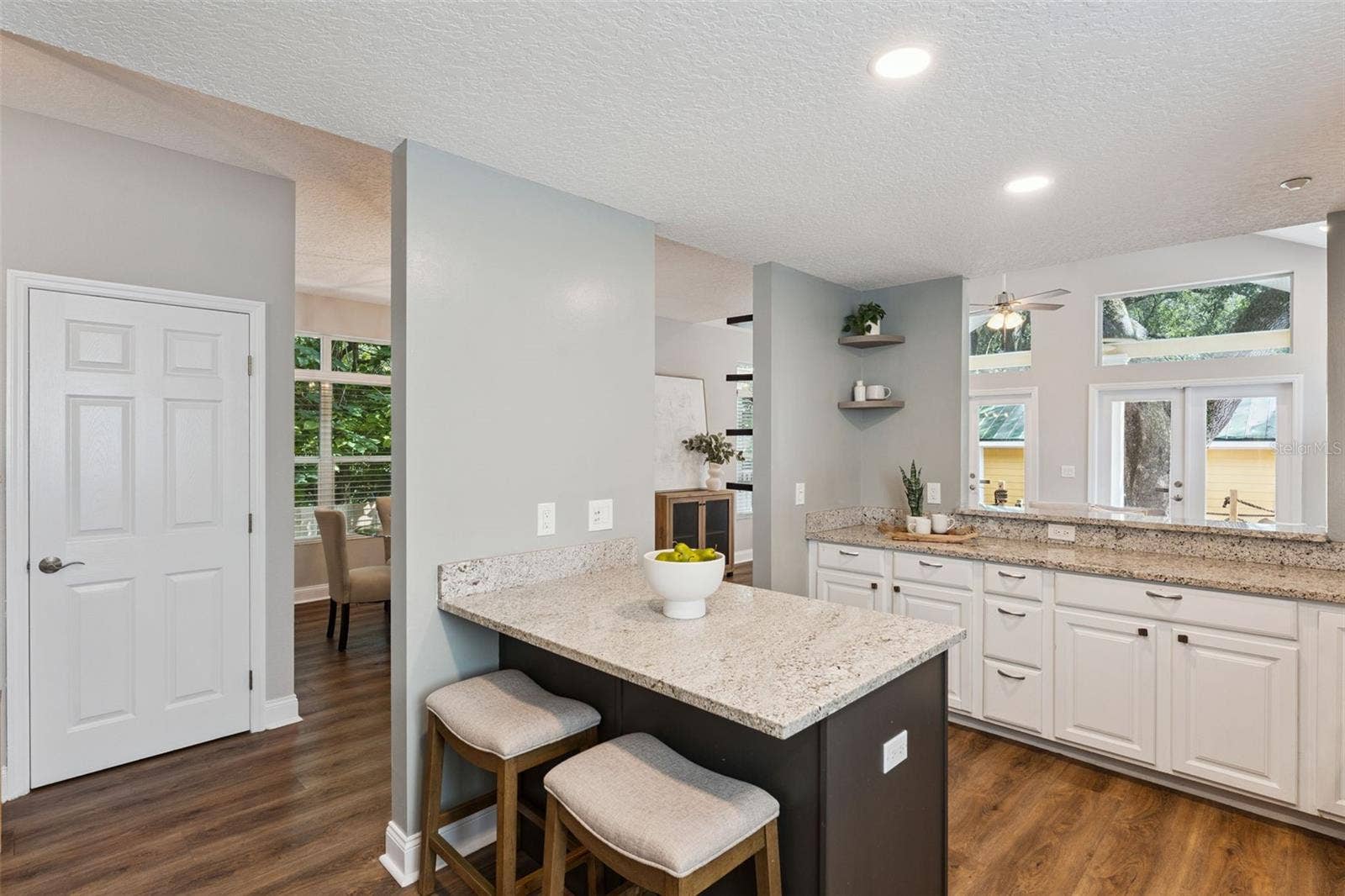 2516 E CHURCH STREET, Orlando, FL 32803 Upgraded Kitchen.