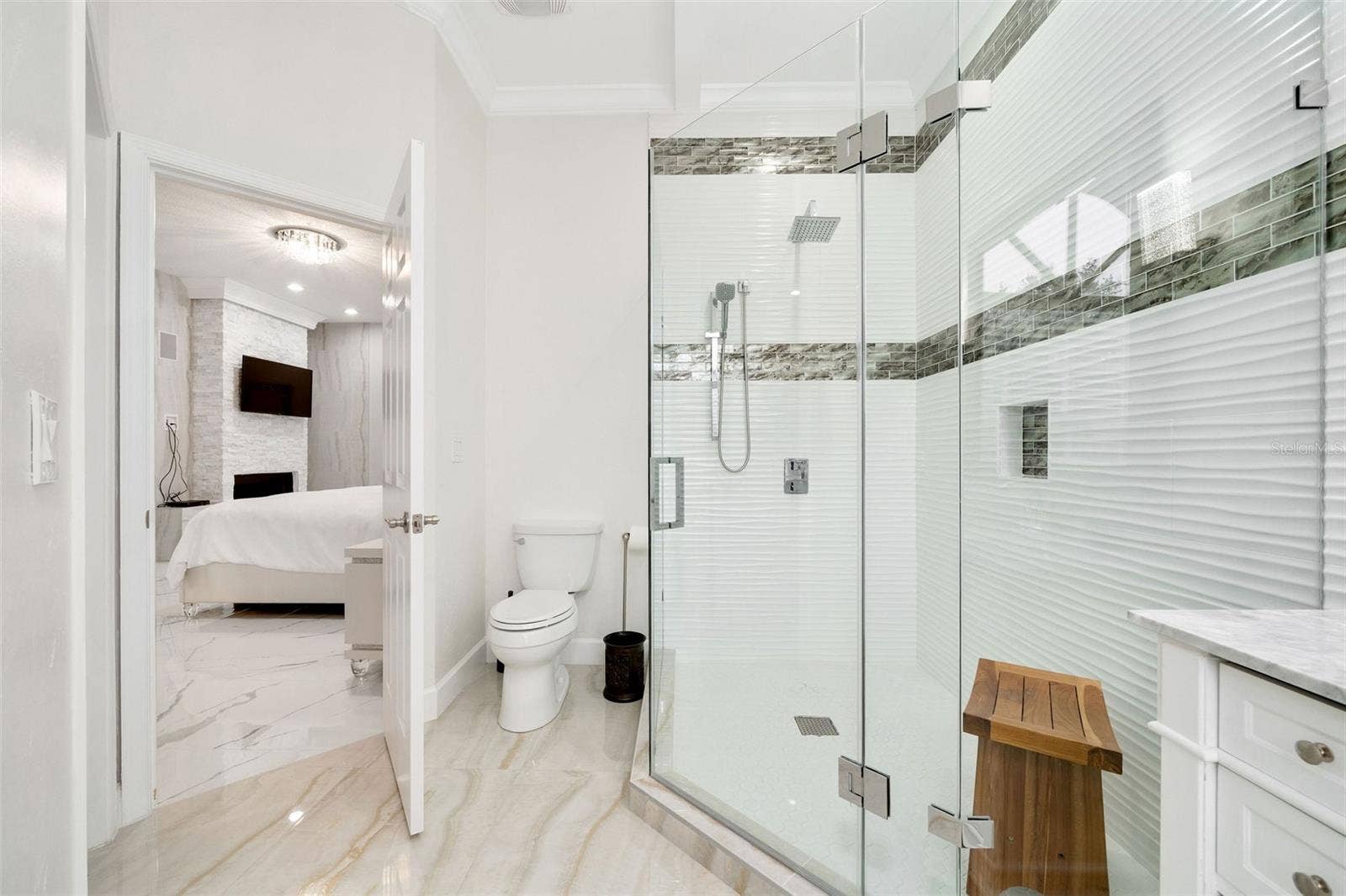 5050 ISLEWORTH COUNTRY CLUB DRIVE, Windermere, FL 34786 Dual Primary Bath