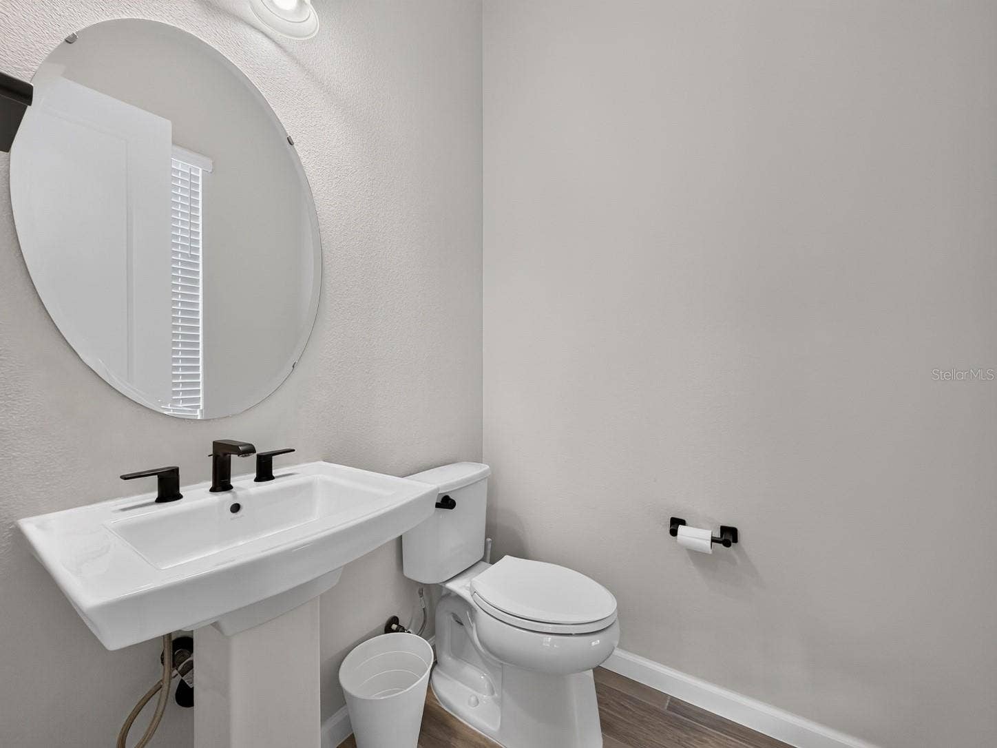 2154 WHITNEY MARSH ALLEY, Orlando, FL 32804 Powder Room