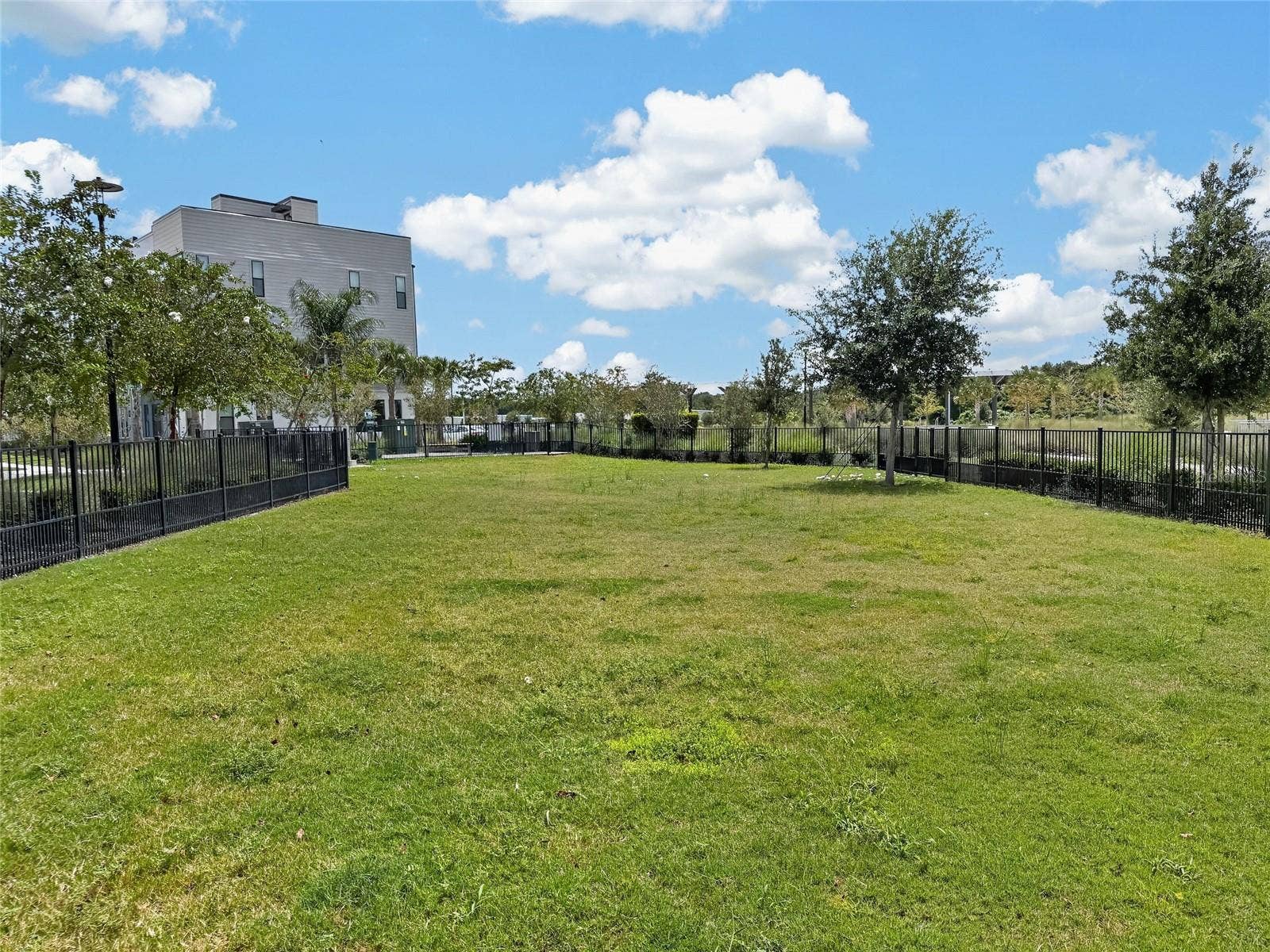 2154 WHITNEY MARSH ALLEY, Orlando, FL 32804 Bark Park