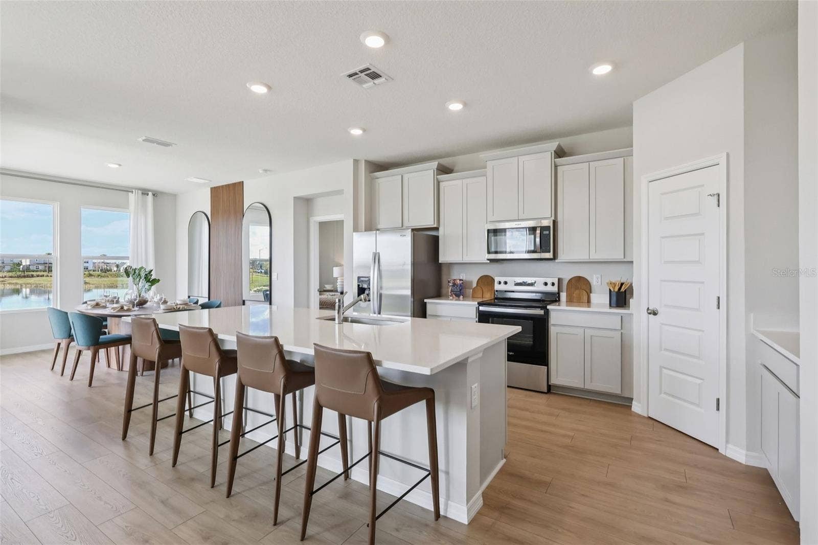 8595 HEMPSTEAD WAY, Mount Dora, FL 32757