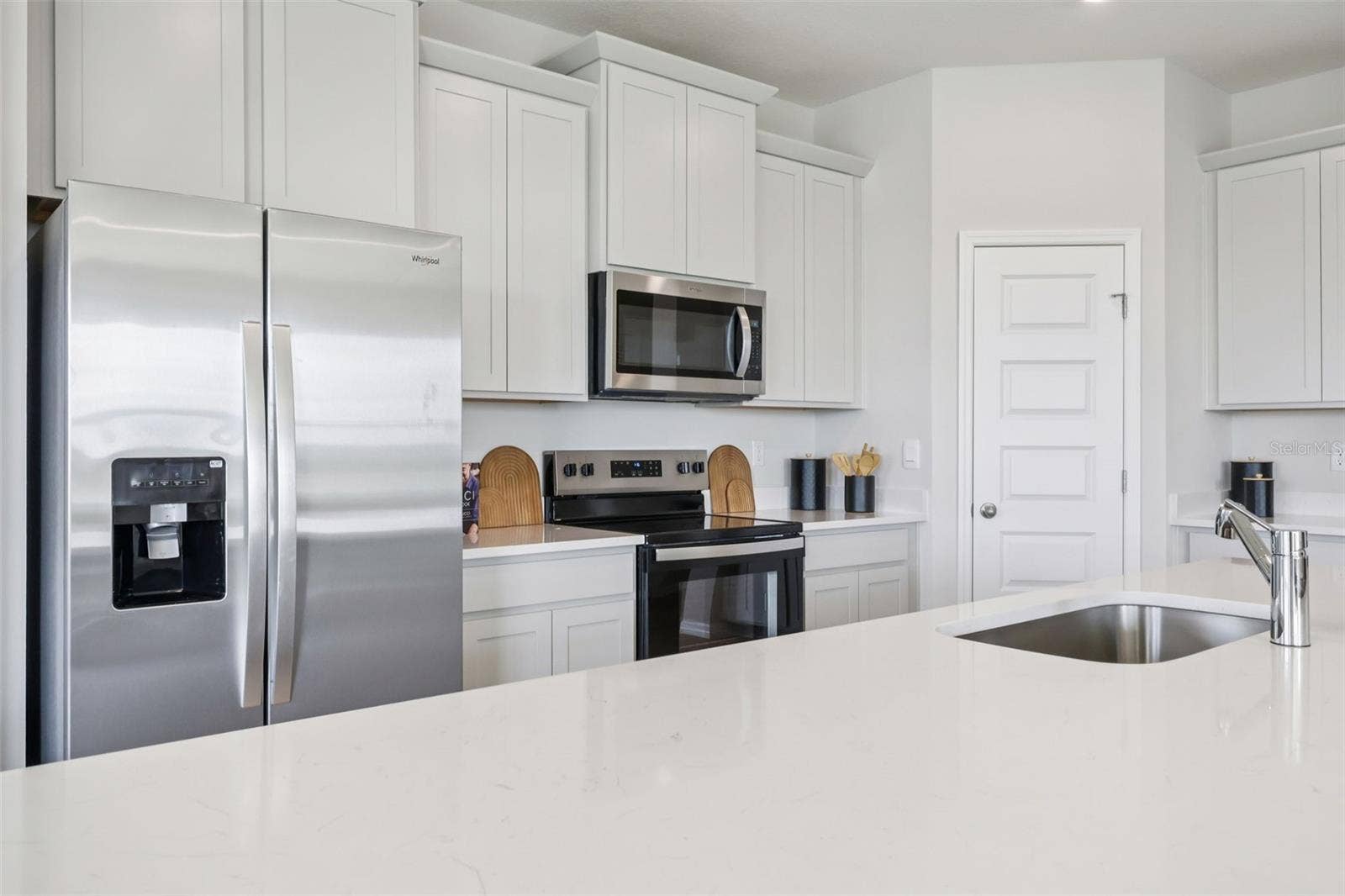 8595 HEMPSTEAD WAY, Mount Dora, FL 32757