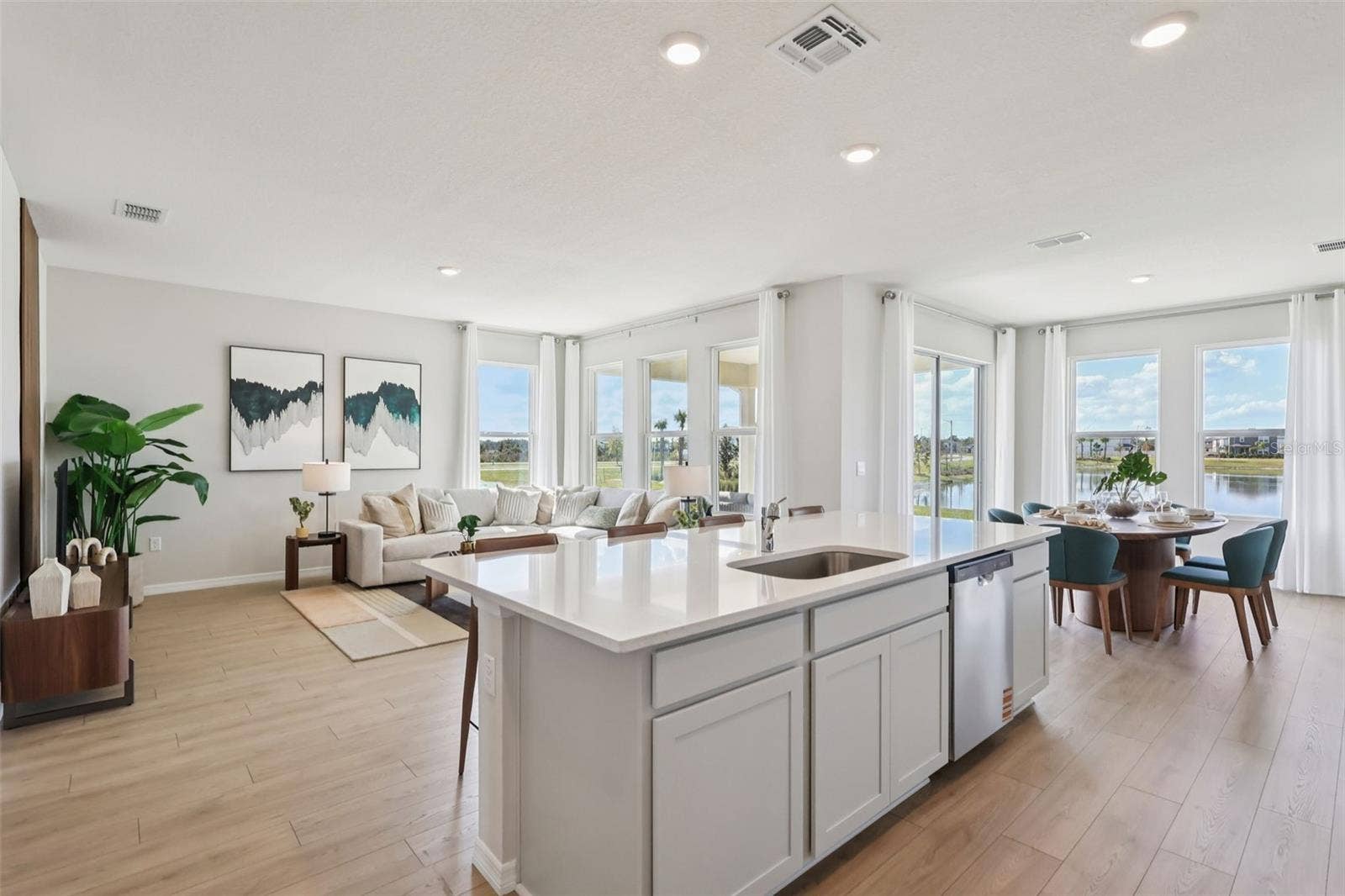 8595 HEMPSTEAD WAY, Mount Dora, FL 32757