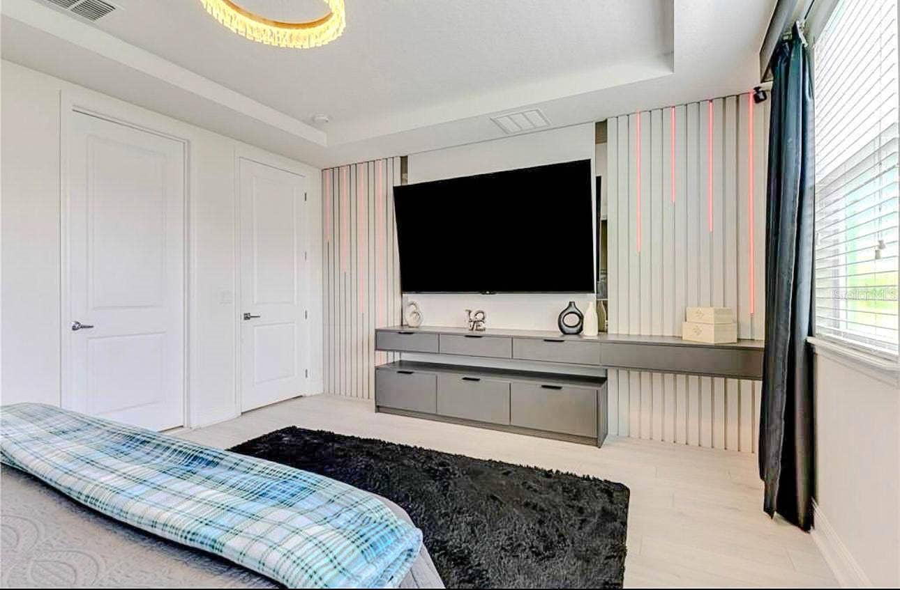 8109 LUDINGTON CIRCLE, Orlando, FL 32836 8109 LUDINGTON CIRCLE, Orlando, FL 32836