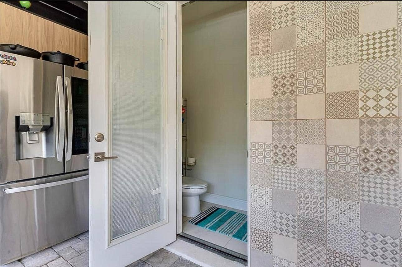 8109 LUDINGTON CIRCLE, Orlando, FL 32836 8109 LUDINGTON CIRCLE, Orlando, FL 32836