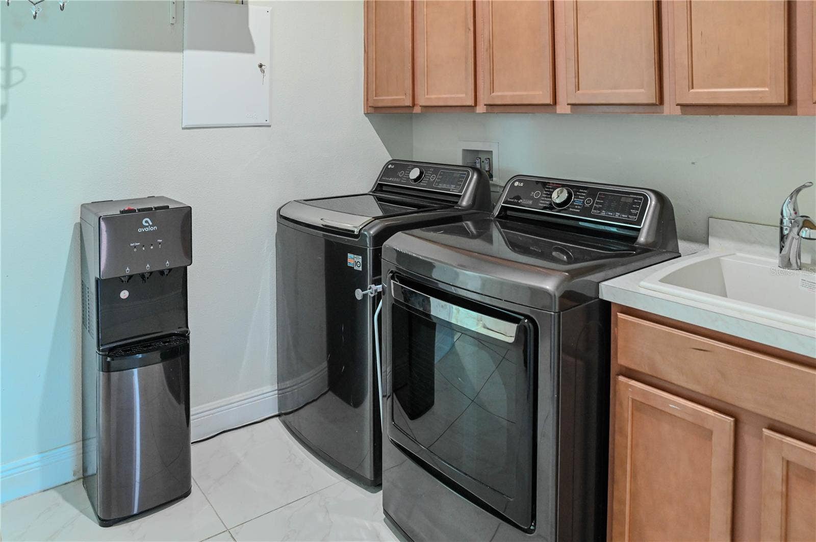 8109 LUDINGTON CIRCLE, Orlando, FL 32836 8109 LUDINGTON CIRCLE, Orlando, FL 32836