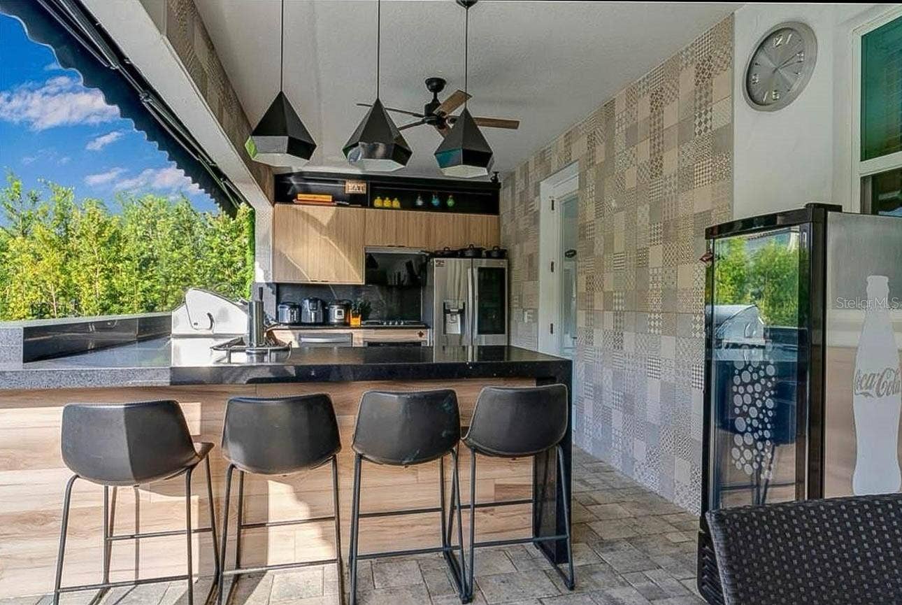8109 LUDINGTON CIRCLE, Orlando, FL 32836 8109 LUDINGTON CIRCLE, Orlando, FL 32836