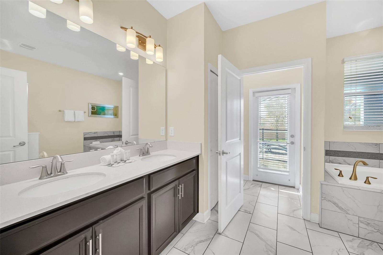 1652 MOON VALLEY DRIVE, Davenport, FL 33896 1652 MOON VALLEY DRIVE, Davenport, FL 33896