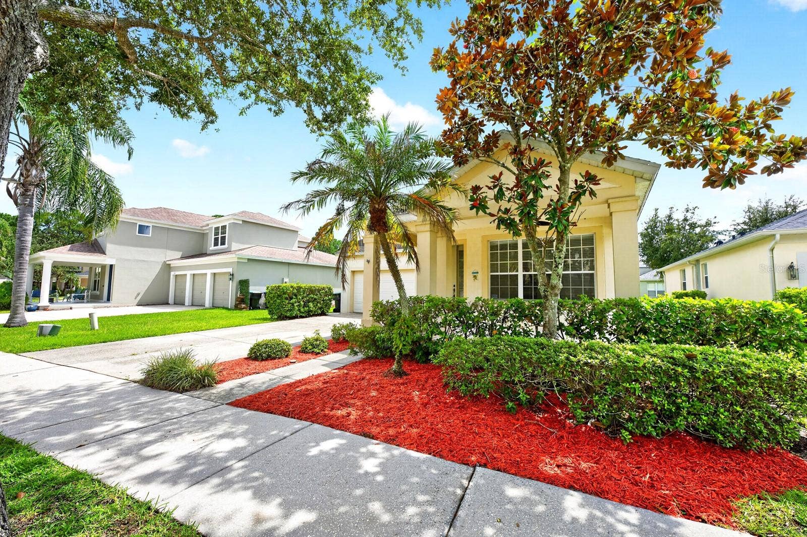 13424 HOPKINTON COURT, Windermere, FL 34786 Mature landscpaing adds to the curb appeal.