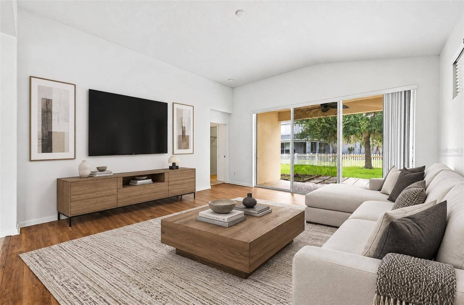13424 HOPKINTON COURT, Windermere, FL 34786 Gather with family or entertain friends. Virtually Staged.