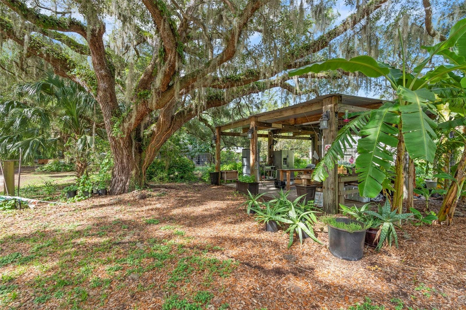 2016 LEWIS ROAD, Leesburg, FL 34748